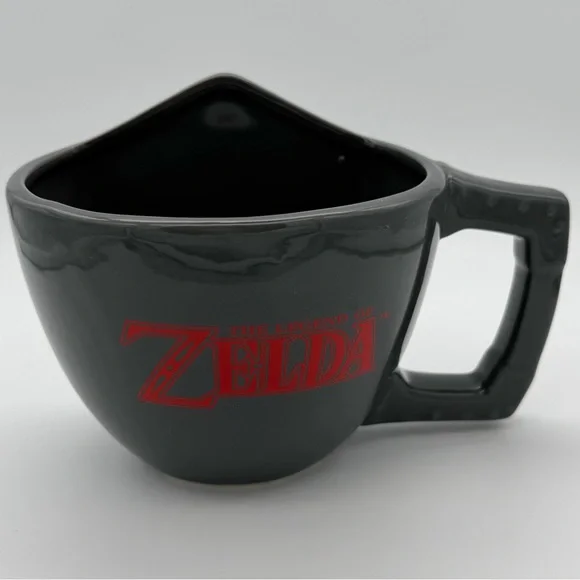 Legend of Zelda Paladone Zelda Triforce Hylian Shield 2015 Mug - Picture 2 of 3